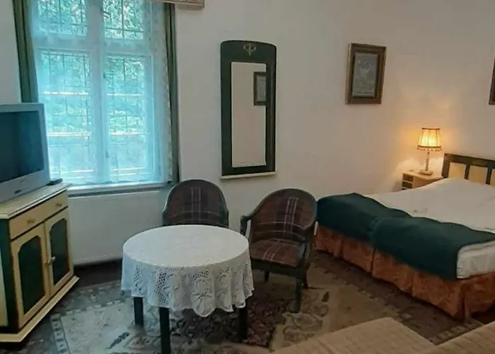 Palac Stanica Фермерский дом *